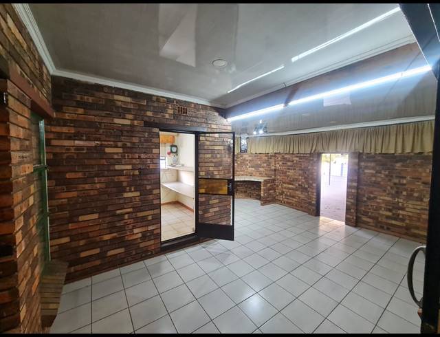 4 BEDROOM HOUSE FOR SALE IN VANDERBIJLPARK SE 2